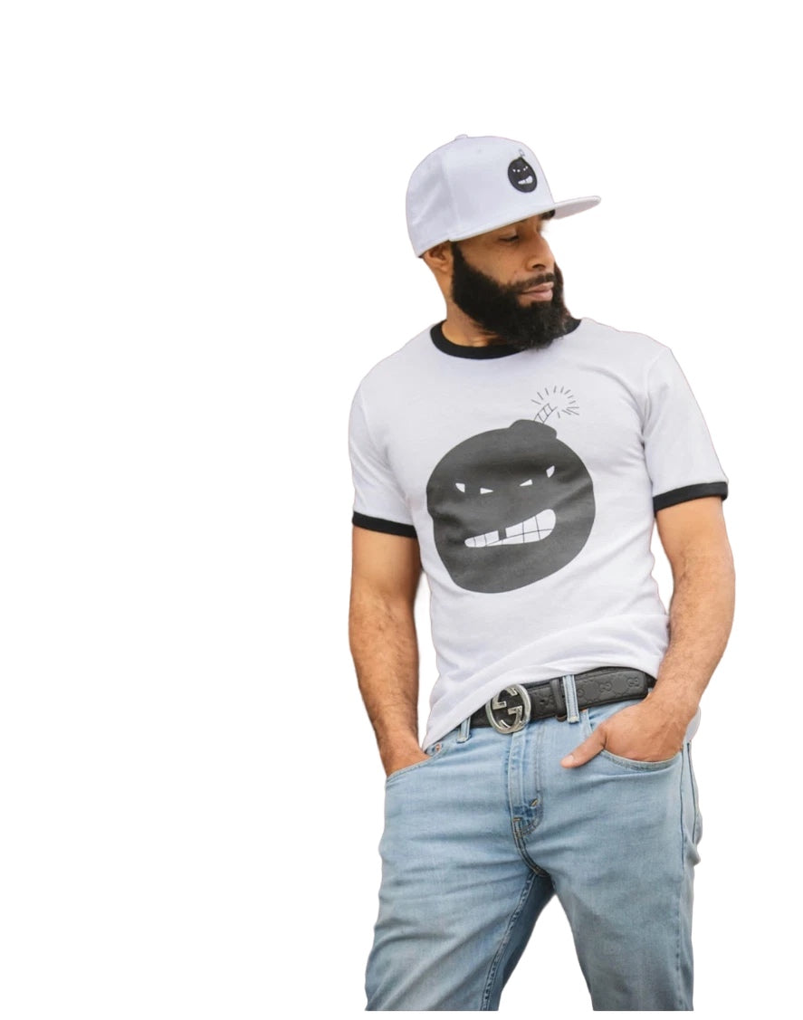 Camiseta Premium Ringer negra con cuello redondo de Destruction and Creation.