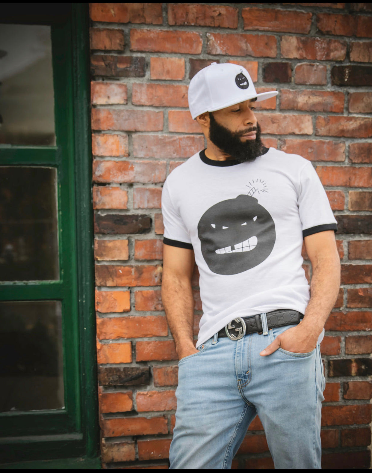 Camiseta Premium Ringer negra con cuello redondo de Destruction and Creation.
