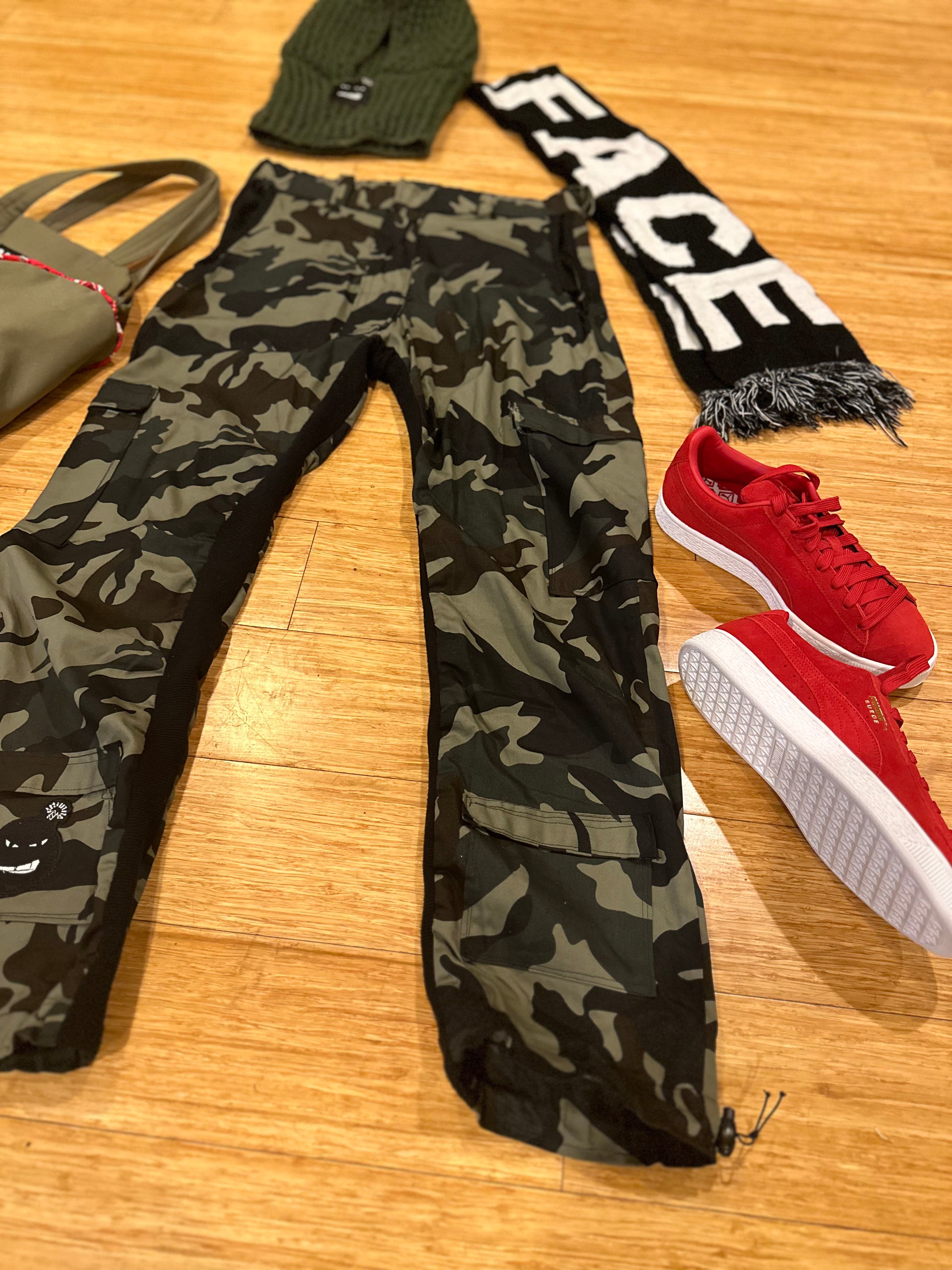 Custom Camo Cargo-Hoodie & Bag